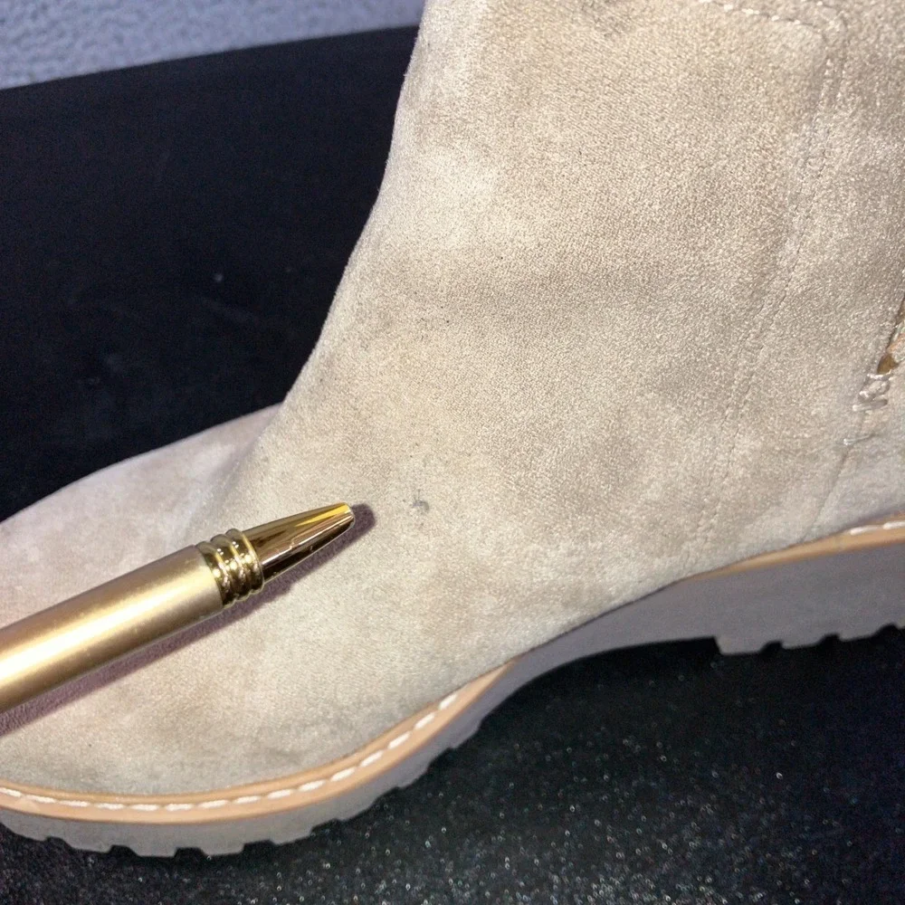 DV Dolce Vita RIELLE Suede‎ Lug Sole Wedge Chelsea Boots Women 8 Waterproof